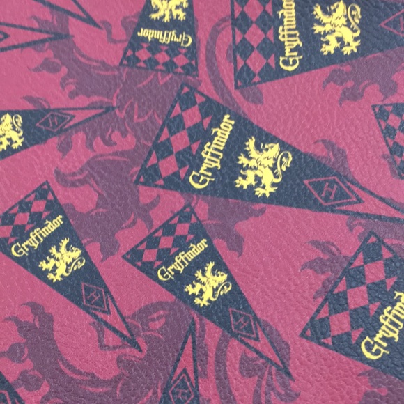 Gryffindor crossbody Loungefly burgundy black - Picture 7 of 9